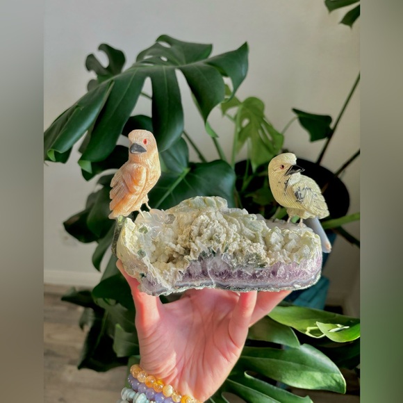 Gemstone Bird carving - Picture 7 of 7